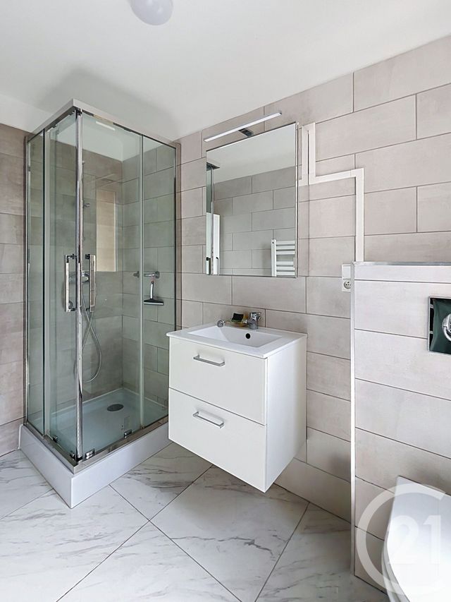 Maison &agrave; louer - 6 pi&egrave;ces - 165,72 m2 - Clermont Ferrand - 63 - AUVERGNE