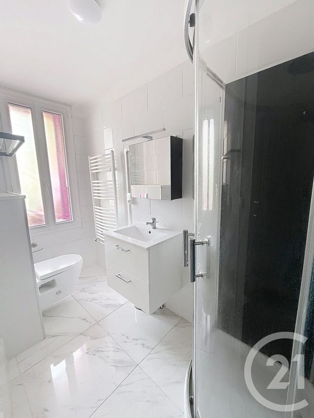 Maison &agrave; louer - 6 pi&egrave;ces - 165,72 m2 - Clermont Ferrand - 63 - AUVERGNE