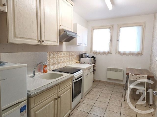 Appartement F3 bis &agrave; louer - 3 pi&egrave;ces - 76,59 m2 - Clermont Ferrand - 63 - AUVERGNE
