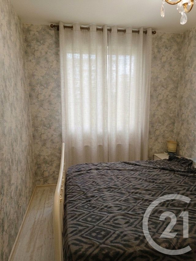 Appartement F3 bis &agrave; louer - 3 pi&egrave;ces - 76,59 m2 - Clermont Ferrand - 63 - AUVERGNE