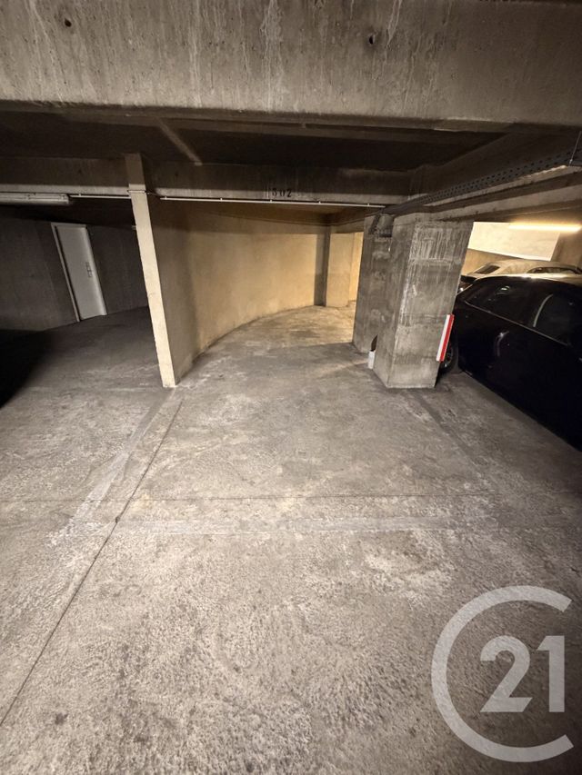 Parking &agrave; louer - 11 m2 - Clermont Ferrand - 63 - AUVERGNE