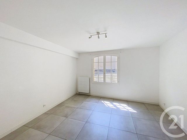 Appartement F3 &agrave; louer - 3 pi&egrave;ces - 56,94 m2 - Clermont Ferrand - 63 - AUVERGNE