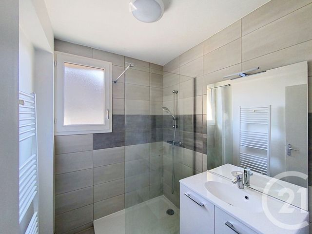 Appartement F3 &agrave; louer - 3 pi&egrave;ces - 56,94 m2 - Clermont Ferrand - 63 - AUVERGNE