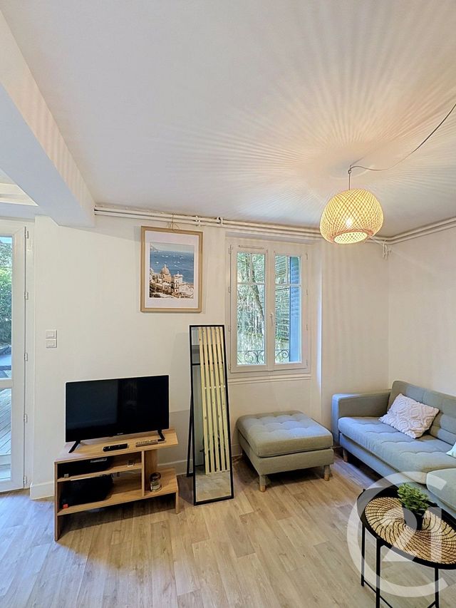 Appartement F1 bis &agrave; louer - 2 pi&egrave;ces - 30,19 m2 - Chamalieres - 63 - AUVERGNE