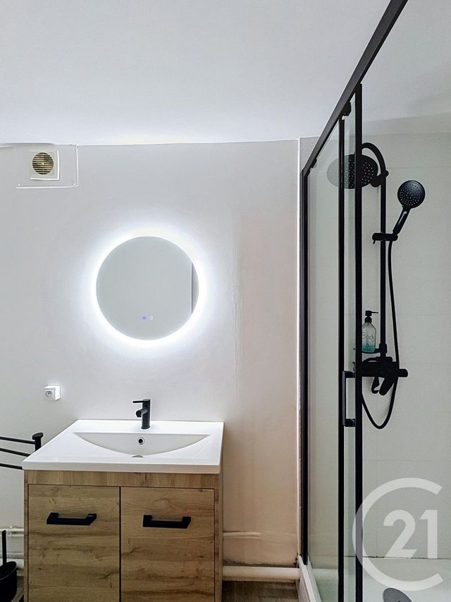 Appartement F1 bis &agrave; louer - 2 pi&egrave;ces - 30,19 m2 - Chamalieres - 63 - AUVERGNE