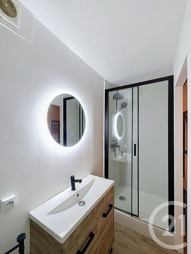 Appartement F1 bis &agrave; louer - 2 pi&egrave;ces - 30,19 m2 - Chamalieres - 63 - AUVERGNE