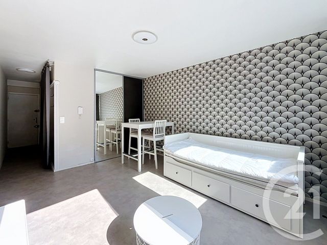Appartement T1 &agrave; louer - 1 pi&egrave;ce - 27,04 m2 - Clermont Ferrand - 63 - AUVERGNE