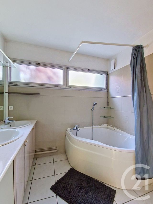 Appartement T4 &agrave; vendre - 4 pi&egrave;ces - 96,92 m2 - Clermont Ferrand - 63 - AUVERGNE