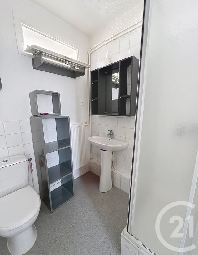 Appartement F1 &agrave; louer - 1 pi&egrave;ce - 22,96 m2 - Clermont Ferrand - 63 - AUVERGNE