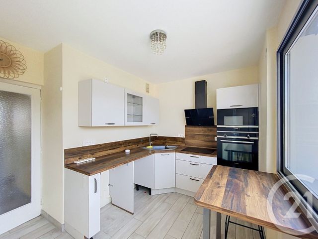 Appartement F4 &agrave; louer - 4 pi&egrave;ces - 65,30 m2 - Clermont Ferrand - 63 - AUVERGNE