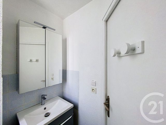 Appartement F1 &agrave; louer - 1 pi&egrave;ce - 18,20 m2 - Clermont Ferrand - 63 - AUVERGNE