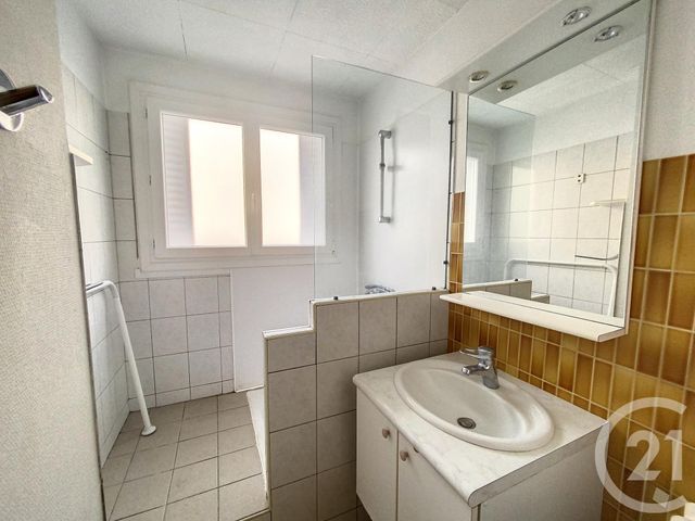 Appartement F5 &agrave; louer - 5 pi&egrave;ces - 79,08 m2 - Clermont Ferrand - 63 - AUVERGNE