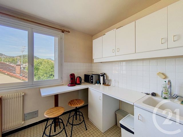 Appartement F2 &agrave; louer - 2 pi&egrave;ces - 42,02 m2 - Clermont Ferrand - 63 - AUVERGNE