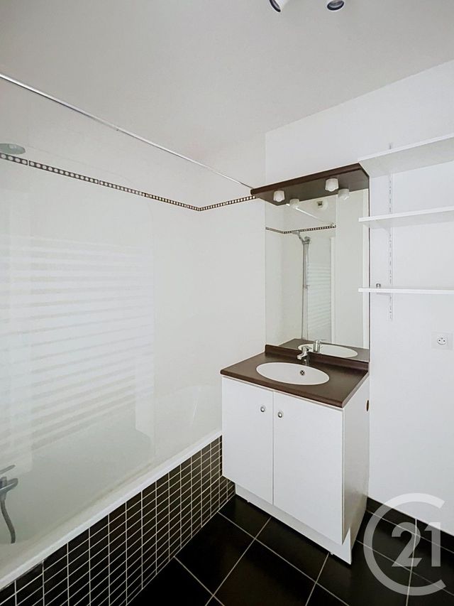 Appartement F2 bis &agrave; vendre - 2 pi&egrave;ces - 56,33 m2 - Clermont Ferrand - 63 - AUVERGNE