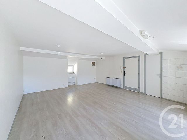 Appartement F3 &agrave; louer - 3 pi&egrave;ces - 63,79 m2 - La Roche Blanche - 63 - AUVERGNE