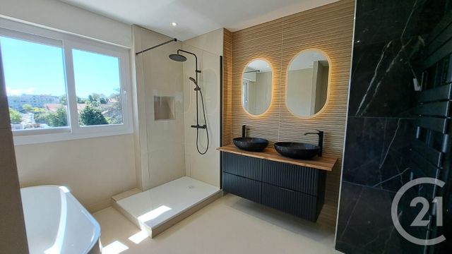 Appartement T6 &agrave; vendre - 5 pi&egrave;ces - 100,52 m2 - Chamalieres - 63 - AUVERGNE