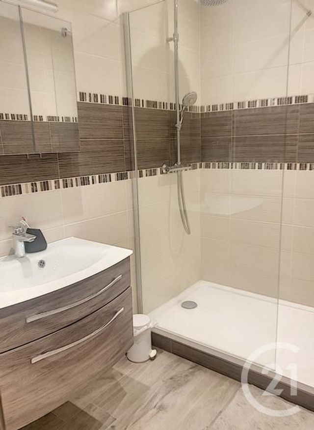 Appartement F3 &agrave; louer - 3 pi&egrave;ces - 66,83 m2 - Clermont Ferrand - 63 - AUVERGNE