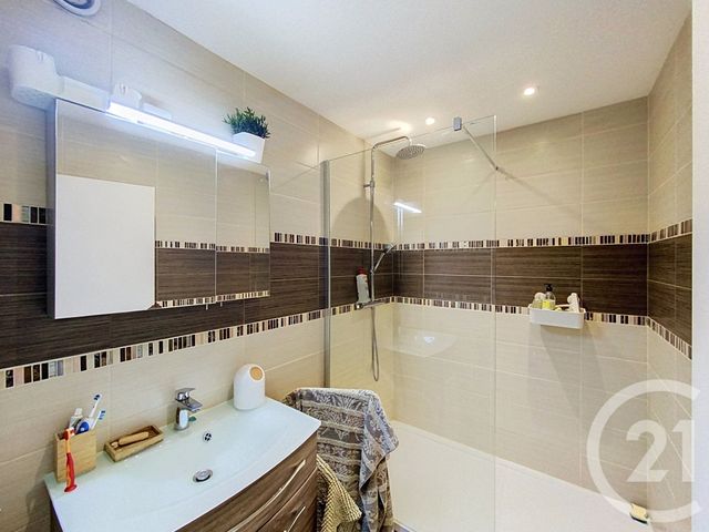 Appartement F3 &agrave; louer - 3 pi&egrave;ces - 66,83 m2 - Clermont Ferrand - 63 - AUVERGNE