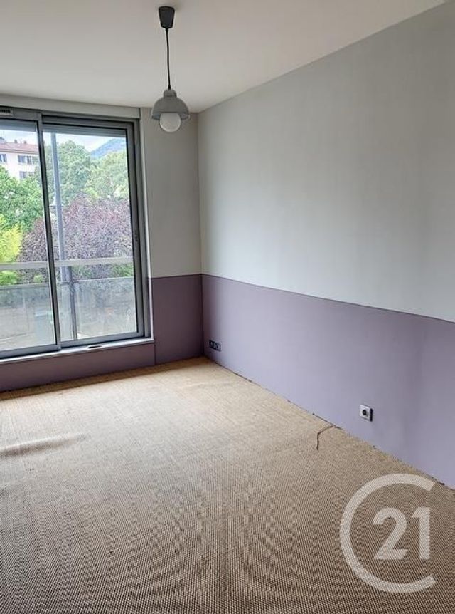 Appartement F3 &agrave; louer - 3 pi&egrave;ces - 90,45 m2 - Chamalieres - 63 - AUVERGNE