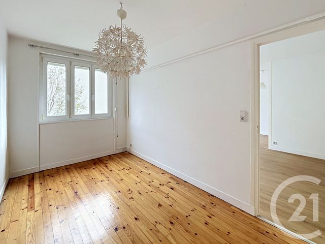 Appartement F3 &agrave; louer - 3 pi&egrave;ces - 62,14 m2 - Clermont Ferrand - 63 - AUVERGNE