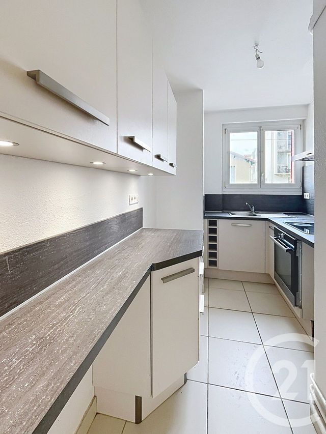 Appartement F3 &agrave; louer - 3 pi&egrave;ces - 62,14 m2 - Clermont Ferrand - 63 - AUVERGNE
