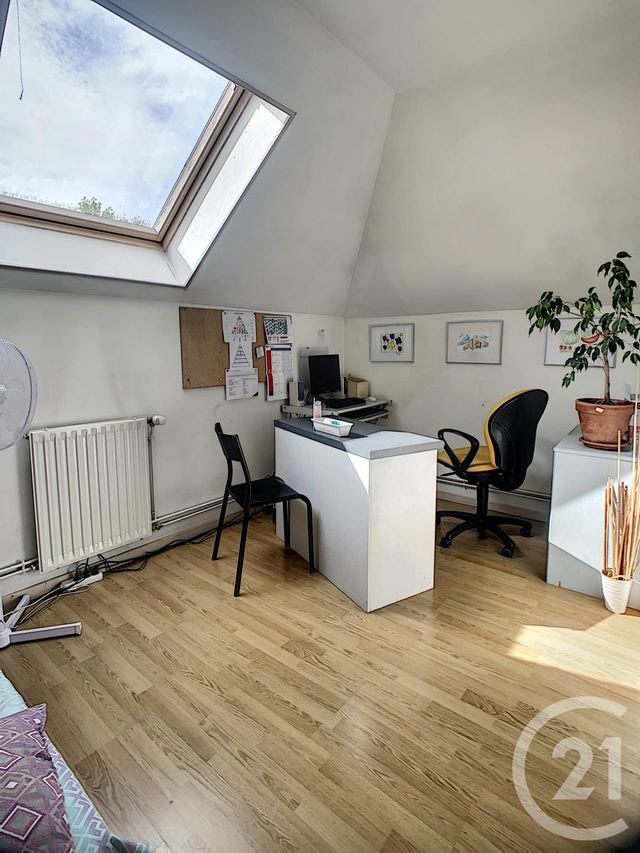 Maison &agrave; louer - 9 pi&egrave;ces - 139,08 m2 - Gerzat - 63 - AUVERGNE