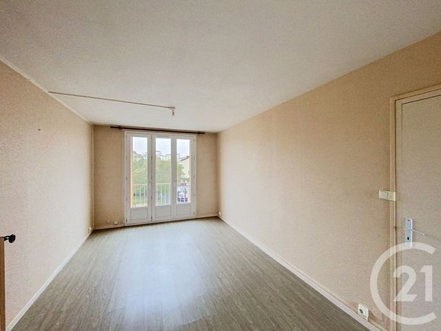 Appartement &agrave; louer - 4 pi&egrave;ces - 66 m2 - Clermont Ferrand - 63 - AUVERGNE