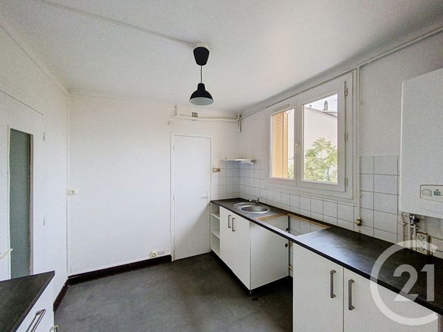 Appartement &agrave; louer - 4 pi&egrave;ces - 66 m2 - Clermont Ferrand - 63 - AUVERGNE