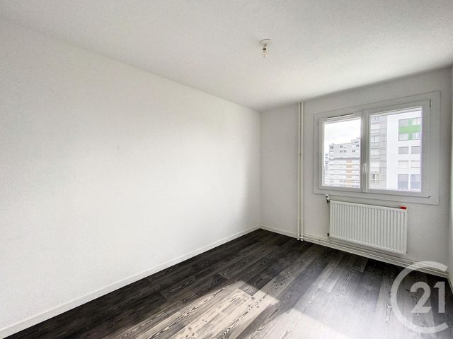 Appartement F3 bis &agrave; louer - 4 pi&egrave;ces - 81,35 m2 - Clermont Ferrand - 63 - AUVERGNE