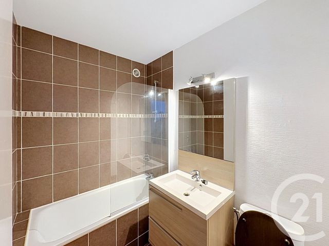 Appartement F1 &agrave; louer - 1 pi&egrave;ce - 25,61 m2 - Clermont Ferrand - 63 - AUVERGNE
