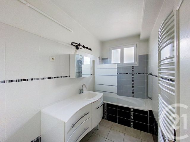 Appartement F3 &agrave; louer - 3 pi&egrave;ces - 69,27 m2 - Clermont Ferrand - 63 - AUVERGNE