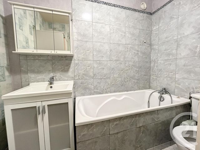 Appartement F1 &agrave; louer - 1 pi&egrave;ce - 33,82 m2 - Ivry Sur Seine - 94 - ILE-DE-FRANCE