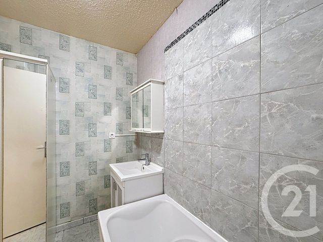 Appartement F1 &agrave; louer - 1 pi&egrave;ce - 33,82 m2 - Ivry Sur Seine - 94 - ILE-DE-FRANCE