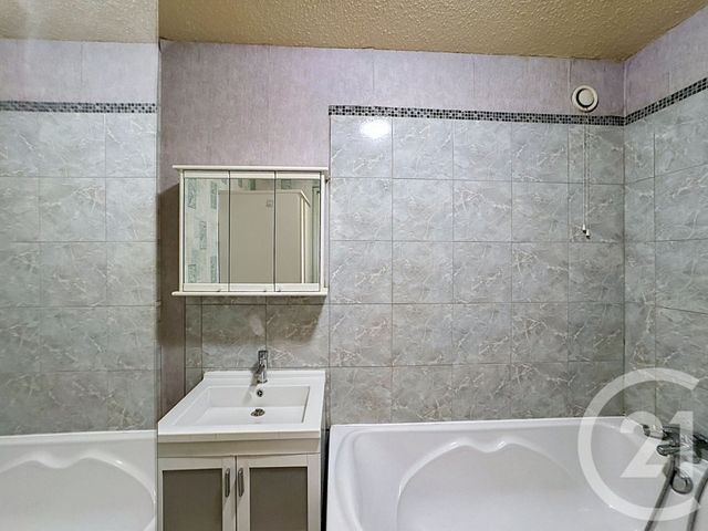 Appartement F1 &agrave; louer - 1 pi&egrave;ce - 33,82 m2 - Ivry Sur Seine - 94 - ILE-DE-FRANCE