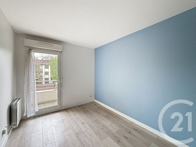 Appartement F3 &agrave; louer - 3 pi&egrave;ces - 66,98 m2 - Ivry Sur Seine - 94 - ILE-DE-FRANCE
