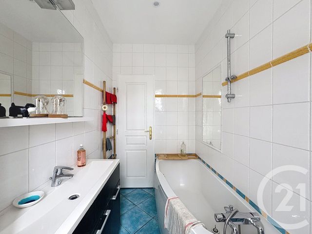 Appartement T2 &agrave; louer - 2 pi&egrave;ces - 41,16 m2 - Ivry Sur Seine - 94 - ILE-DE-FRANCE