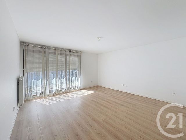 Appartement F3 &agrave; louer - 3 pi&egrave;ces - 66,30 m2 - Ivry Sur Seine - 94 - ILE-DE-FRANCE