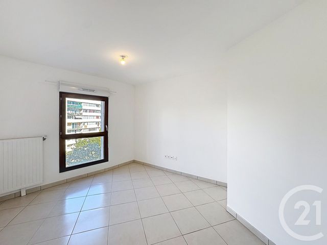 Appartement F3 &agrave; louer - 3 pi&egrave;ces - 66,30 m2 - Ivry Sur Seine - 94 - ILE-DE-FRANCE