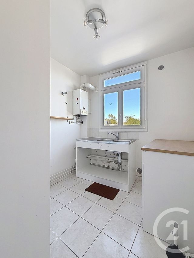 Appartement F2 &agrave; louer - 2 pi&egrave;ces - 37,35 m2 - Vitry Sur Seine - 94 - ILE-DE-FRANCE