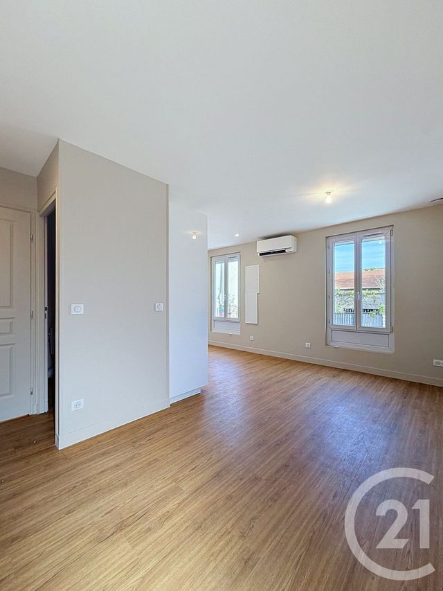 Maison &agrave; louer - 3 pi&egrave;ces - 45,36 m2 - Vitry Sur Seine - 94 - ILE-DE-FRANCE