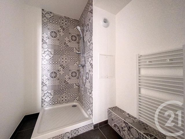 Appartement F3 &agrave; louer - 3 pi&egrave;ces - 70,75 m2 - Ivry Sur Seine - 94 - ILE-DE-FRANCE