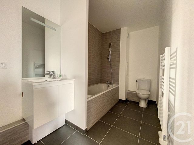 Appartement F3 &agrave; louer - 3 pi&egrave;ces - 70,75 m2 - Ivry Sur Seine - 94 - ILE-DE-FRANCE