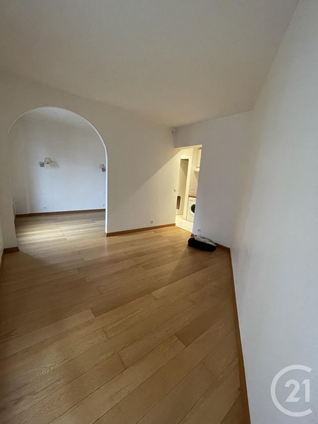 Appartement F2 à louer - 2 pièces - 27,29 m2 - IVRY SUR SEINE - 94 - ILE-DE-FRANCE