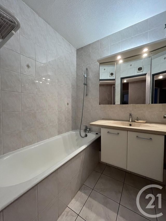 Appartement F5 à vendre - 5 pièces - 97,69 m2 - Elancourt - 78 - ILE-DE-FRANCE