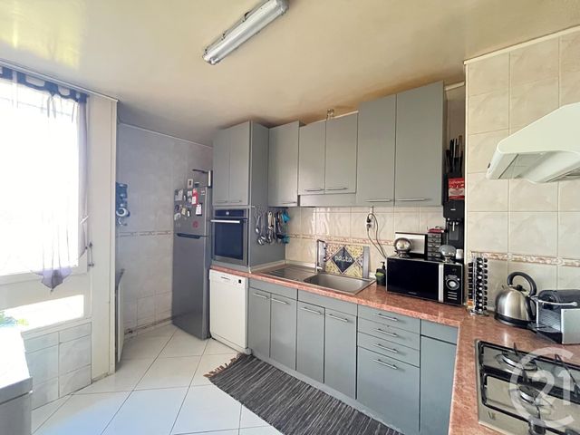 Appartement F4 à vendre - 4 pièces - 77,64 m2 - Elancourt - 78 - ILE-DE-FRANCE