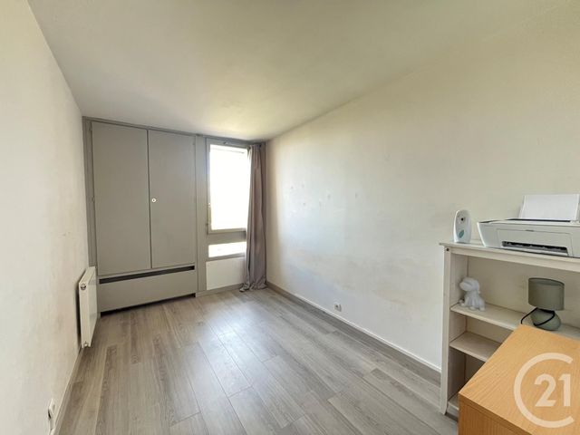 Appartement F4 à vendre - 4 pièces - 77,64 m2 - Elancourt - 78 - ILE-DE-FRANCE