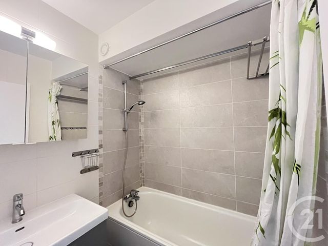 Appartement F5 à vendre - 5 pièces - 93,54 m2 - Elancourt - 78 - ILE-DE-FRANCE