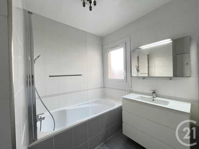 Appartement F3 à vendre - 3 pièces - 72 m2 - Maurepas - 78 - ILE-DE-FRANCE