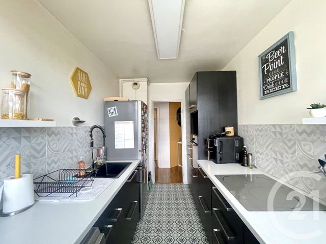 Appartement F3 à vendre - 3 pièces - 68,11 m2 - Elancourt - 78 - ILE-DE-FRANCE