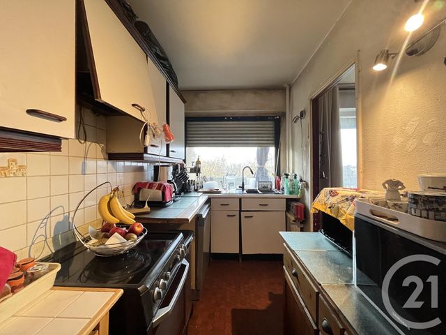 Appartement F5 à vendre - 5 pièces - 95 m2 - Elancourt - 78 - ILE-DE-FRANCE